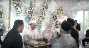 resources photonews 2023 05 07 80003 664xauto sempat ulnag ijab kabul ini 10 potret akad nikah sahrul gunawan dan dine mutiara 2305073 005