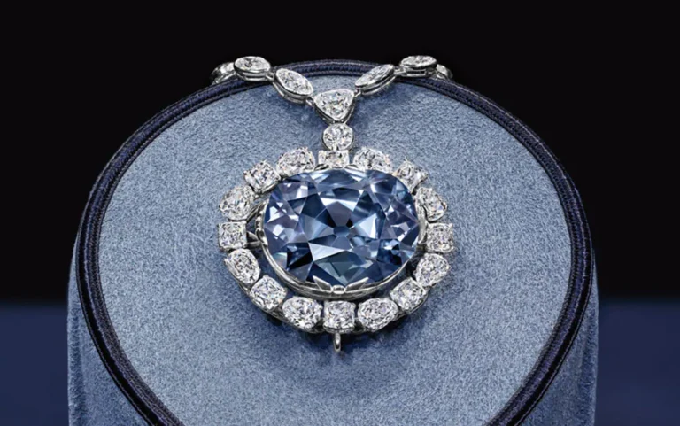 Historical illustration of the Hope Diamond being worn by a European aristocrat