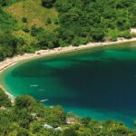 Pulau Alor: Keindahan Pantai yang Masih Alami - Pemandangan indah dari salah satu pantai di Pulau Alor