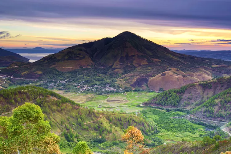 Gunung Pusuk Buhit: Keindahan dan Keanggunan Alam Batak 7 Gunung Pusuk Buhit