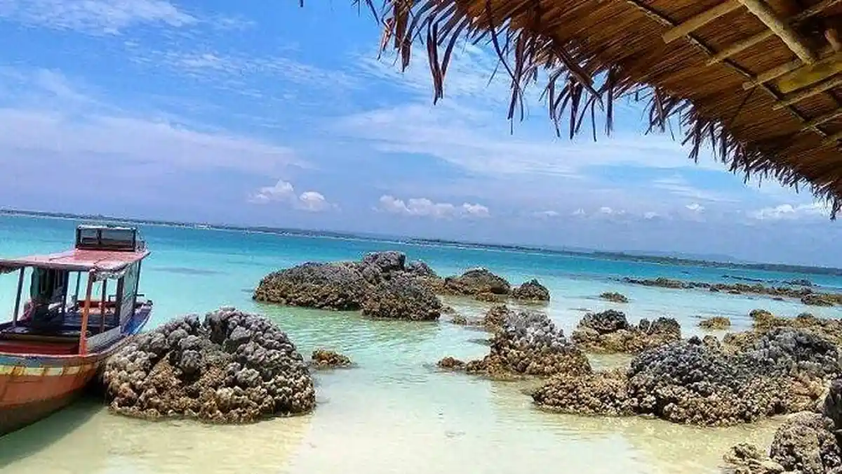 keindahan Pantai Indah Tureloto