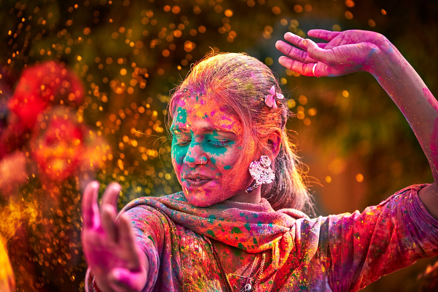 Akar Sejarah dan Makna Spiritual Holi