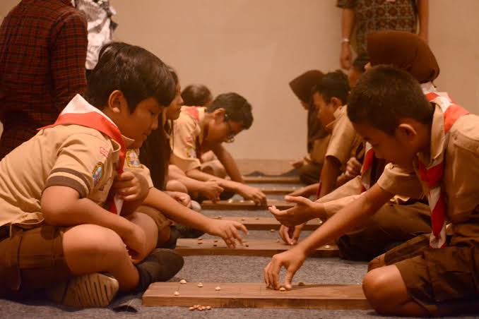 Permainan Damdaman, Game Tradisi Jawa yang Diam-Diam Melatih Strategi 2 Mengenal Permainan Damdaman dari Dekat