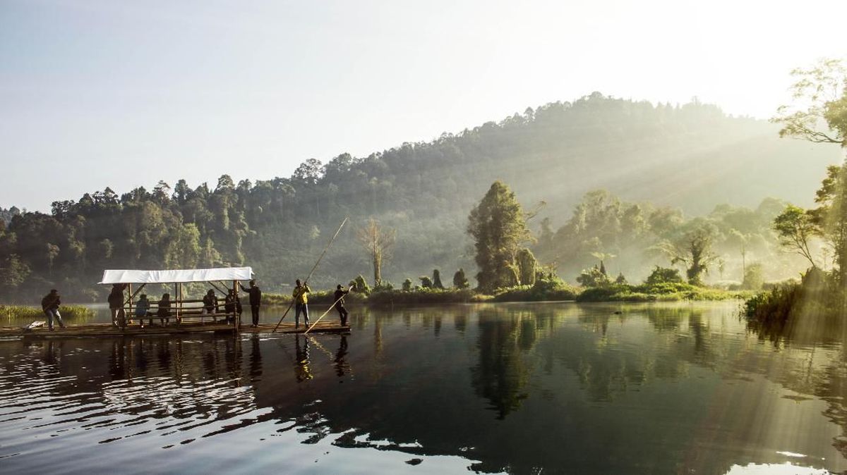 Danau Tes Eksotis