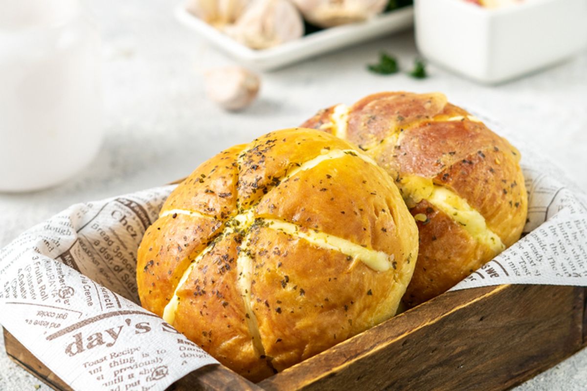 Korean Garlic Cheese Bread