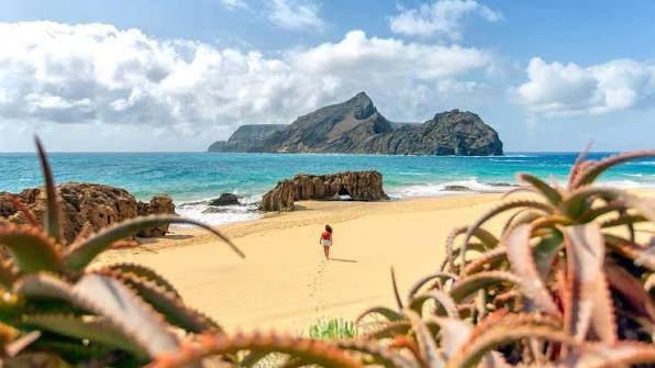 Pantai Porto Santo, Surga Pasir Emas di Portugal 2 Hamparan Pasir Emas yang Menjadi Ikon