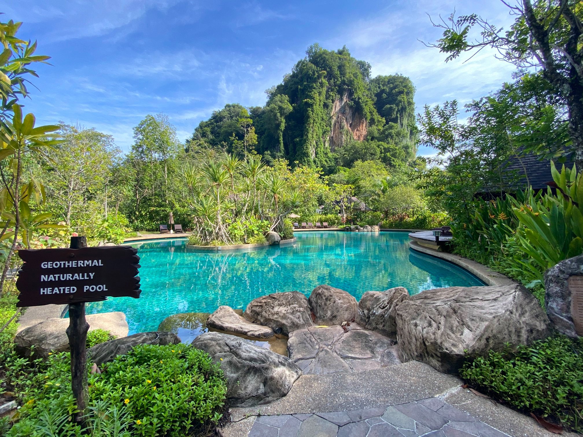 The Banjaran Hotsprings Retreat, Resort Mewah Bernuansa Alam 2 Lokasi yang Menyatu dengan Keindahan Alam