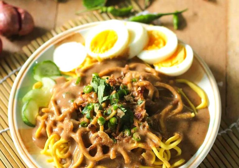 Mie Lendir, Kuliner Mi Unik yang Bikin Nagih 1 Mie Lendir